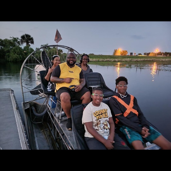 Meet Your Posher, Debra 😎 - Picture 7 of 7